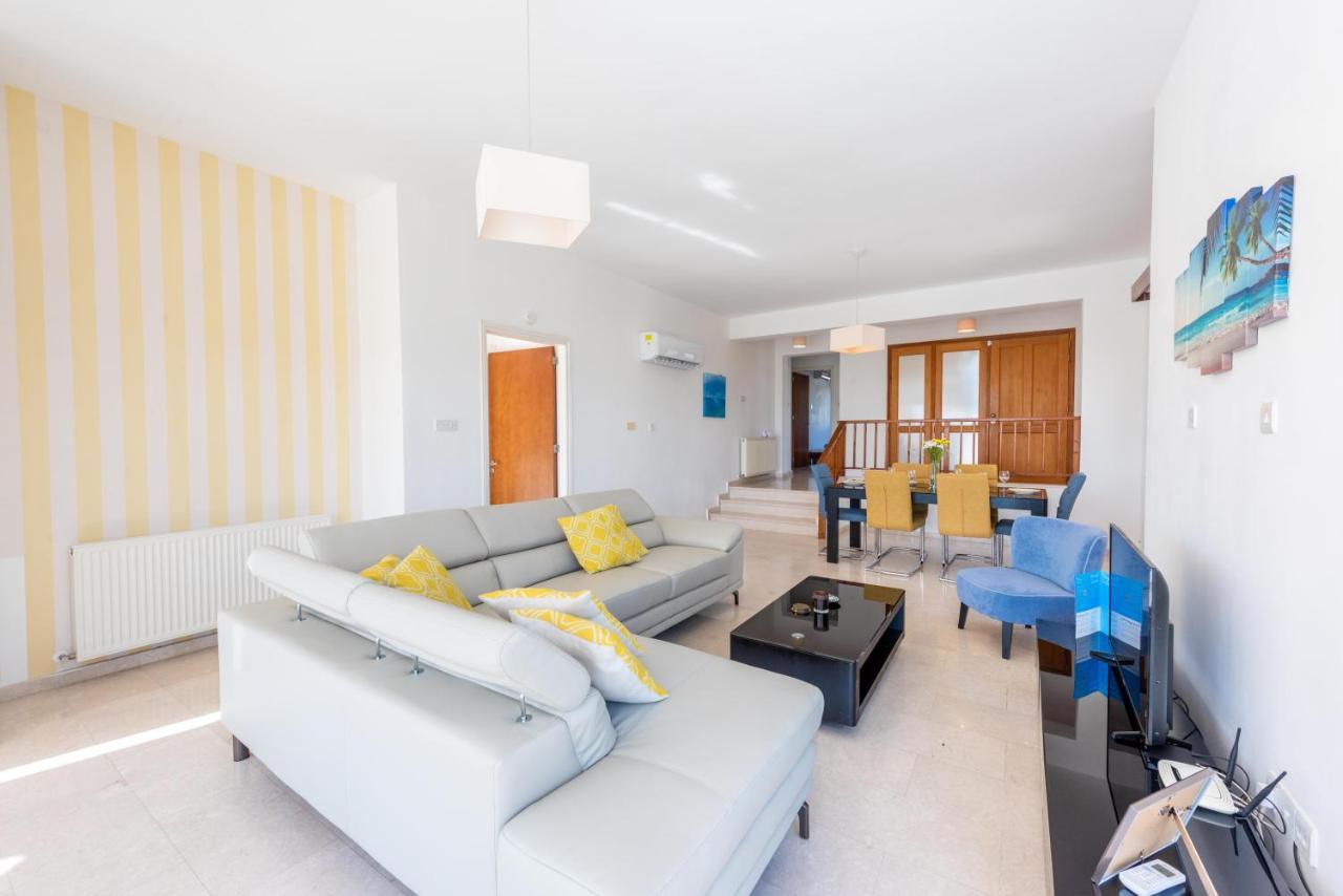 Villa Savoya Sunrise By Ezoria Villas Coral Bay Extérieur photo