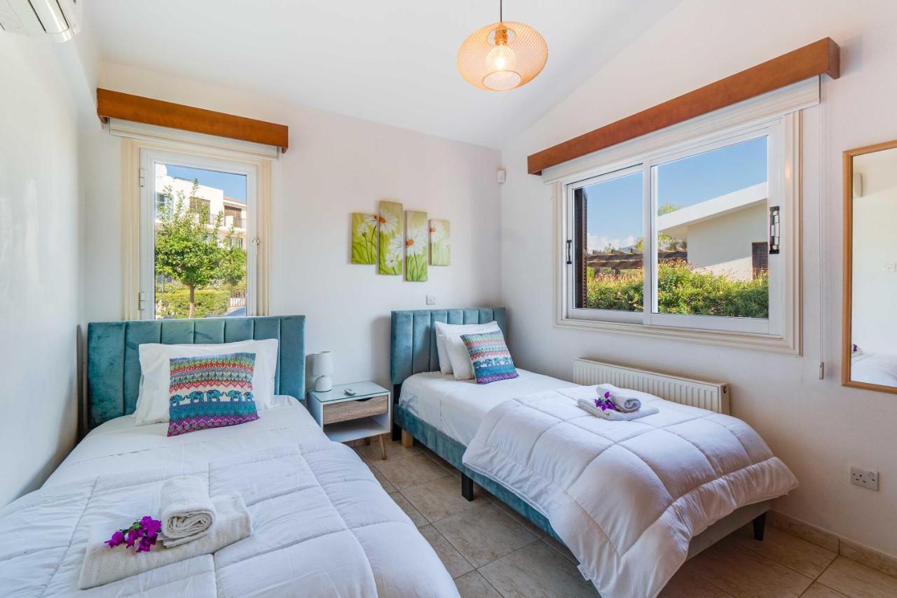 Villa Savoya Sunrise By Ezoria Villas Coral Bay Extérieur photo